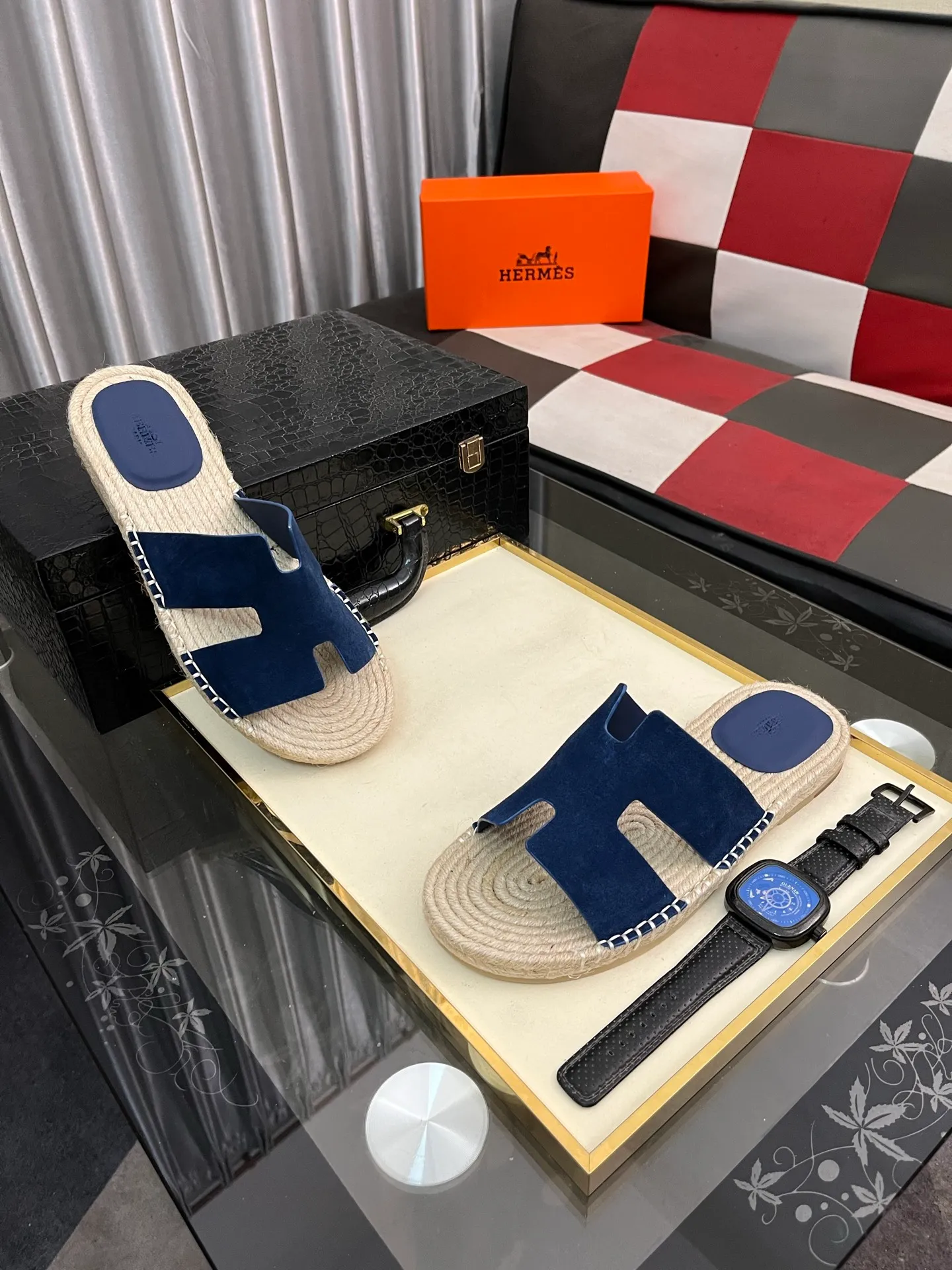 Men's shoes 💰320⌚️⌚️《HERMES》Hermès 💁♂️Men's casual slippers, quality comparison at counters🧚🏿♂️ The first layer of the upper is imported high mercerized matte, purely hand-drawn, raw rubber breathable and non-slip outsole, the lining is breathable and comfortable lambskin, the density is 100% comfortable, the original rubber outsole is wear-resistant and has a code number of 38-44. Can be customized 45-46-47